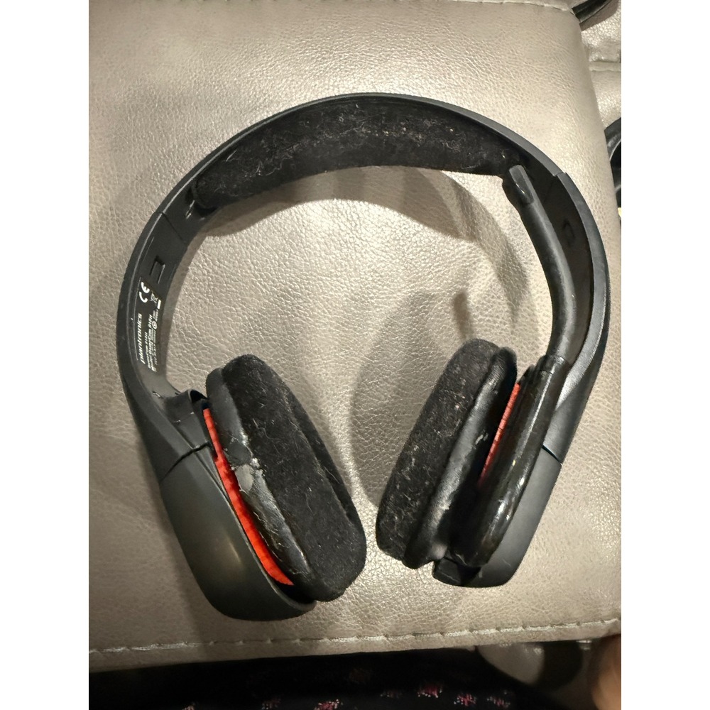 Plantronics GameCom‎ 818H Wireless Gaming Headset Black Red only